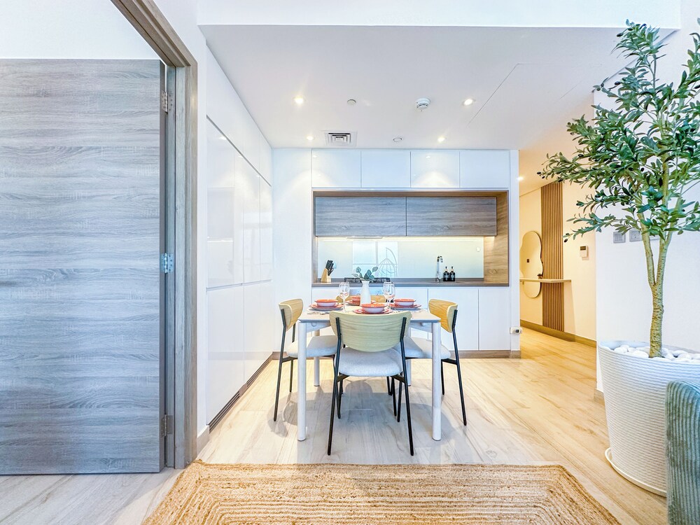 Super Luxury Flat Design with Sea View