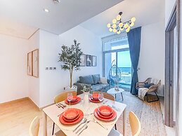 Super Luxury Flat Design with Sea View