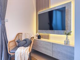 Super Luxury Flat Design with Sea View