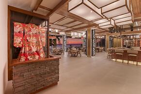 Clarita’s Beach Bar & Resort