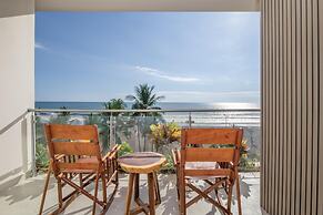 Clarita’s Beach Bar & Resort