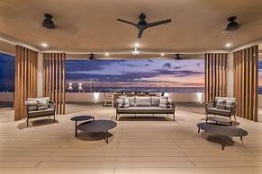 Clarita’s Beach Bar & Resort