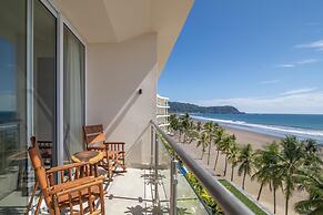 Clarita’s Beach Bar & Resort