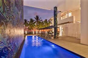 Clarita’s Beach Bar & Resort