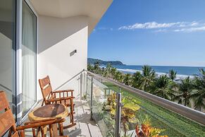 Clarita’s Beach Bar & Resort