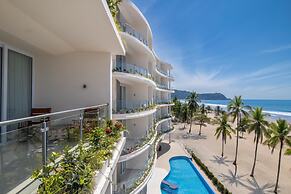 Clarita’s Beach Bar & Resort