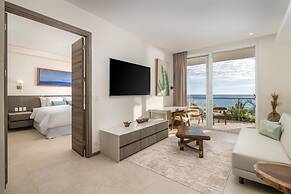 Clarita’s Beach Bar & Resort