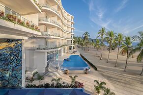 Clarita’s Beach Bar & Resort