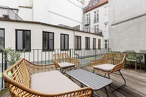 Global Living Augsburg Rathausplatz