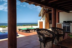 Casa de Olas, Stunning Oceanfront Villa in Las Palmas