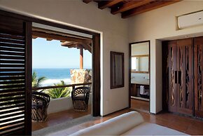 Casa de Olas, Stunning Oceanfront Villa in Las Palmas