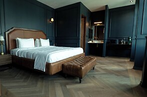 The Green Escape Suite
