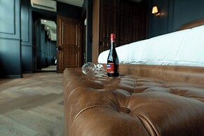 The Green Escape Suite
