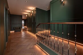 The Green Escape Suite