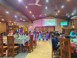 Lake Reach Hotel
