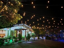 Lake Reach Hotel