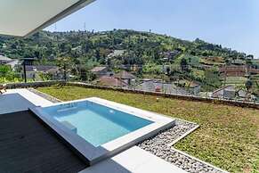 Diamond Hill 10 Br Heated Pool
