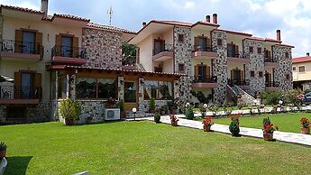 Orama Hotel - Lake Plastira Quad Suite
