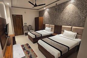 The Monark Inn