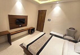 The Monark Inn