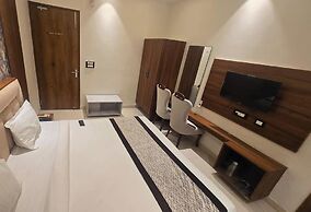 The Monark Inn