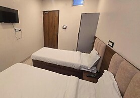 The Monark Inn