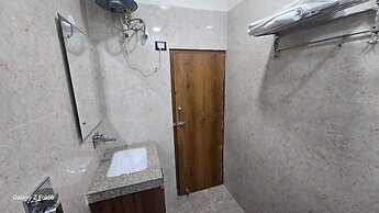 The Monark Inn