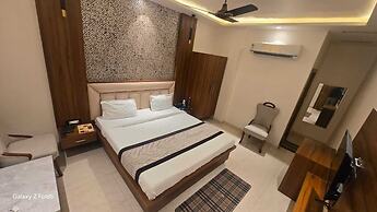 The Monark Inn