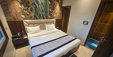 The Monark Inn