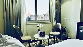 View Holy Pyramid Inn