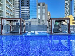 Sky-High Marina Chic