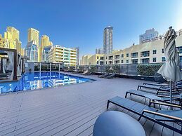 Minimal Studio in Marina
