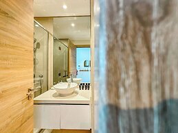 Minimal Studio in Marina