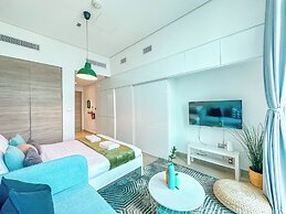 Minimal Studio in Marina