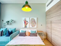 Minimal Studio in Marina