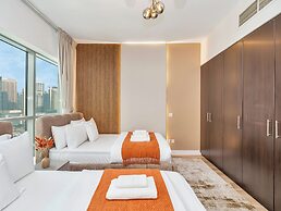 Luxury Waterfront View with Ain Dubai