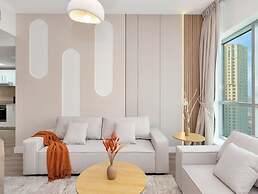 Luxury Waterfront View with Ain Dubai