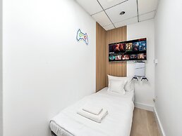 Luxury Waterfront View with Ain Dubai