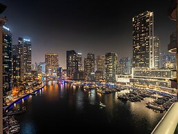 Luxury Waterfront View with Ain Dubai