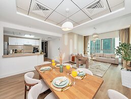 Luxury Waterfront View with Ain Dubai