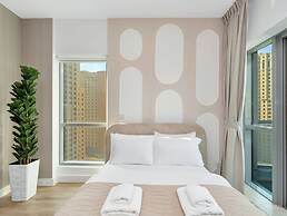 Luxury Waterfront View with Ain Dubai