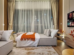 Luxury Waterfront View with Ain Dubai