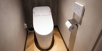 R Hotel Namba East