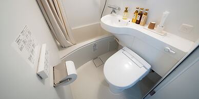R Hotel Namba East