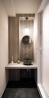R Hotel Namba East