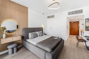 Luxury Studio Retreat with Balcony