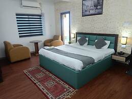Stayvilla Royal