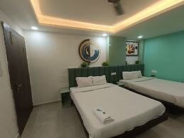 Stayvilla Royal