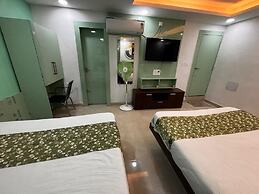Stayvilla Royal