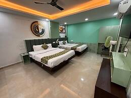 Stayvilla Royal